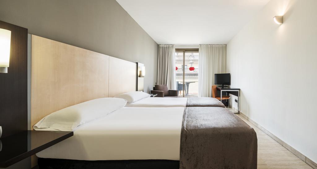 Ilunion Almirante Hotel Barcelona Exterior foto